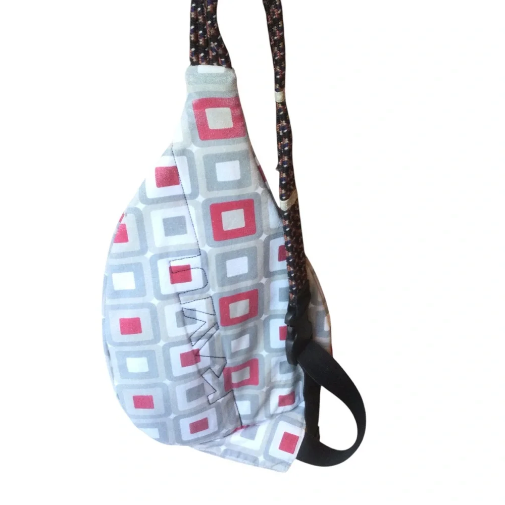 KAVU Crossbody Sling Bag - Multicolor Geometric Design - Picture 3 of 10